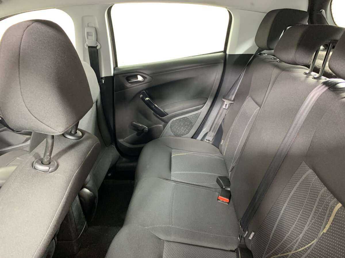 Peugeot 208, 2013 Фото №16