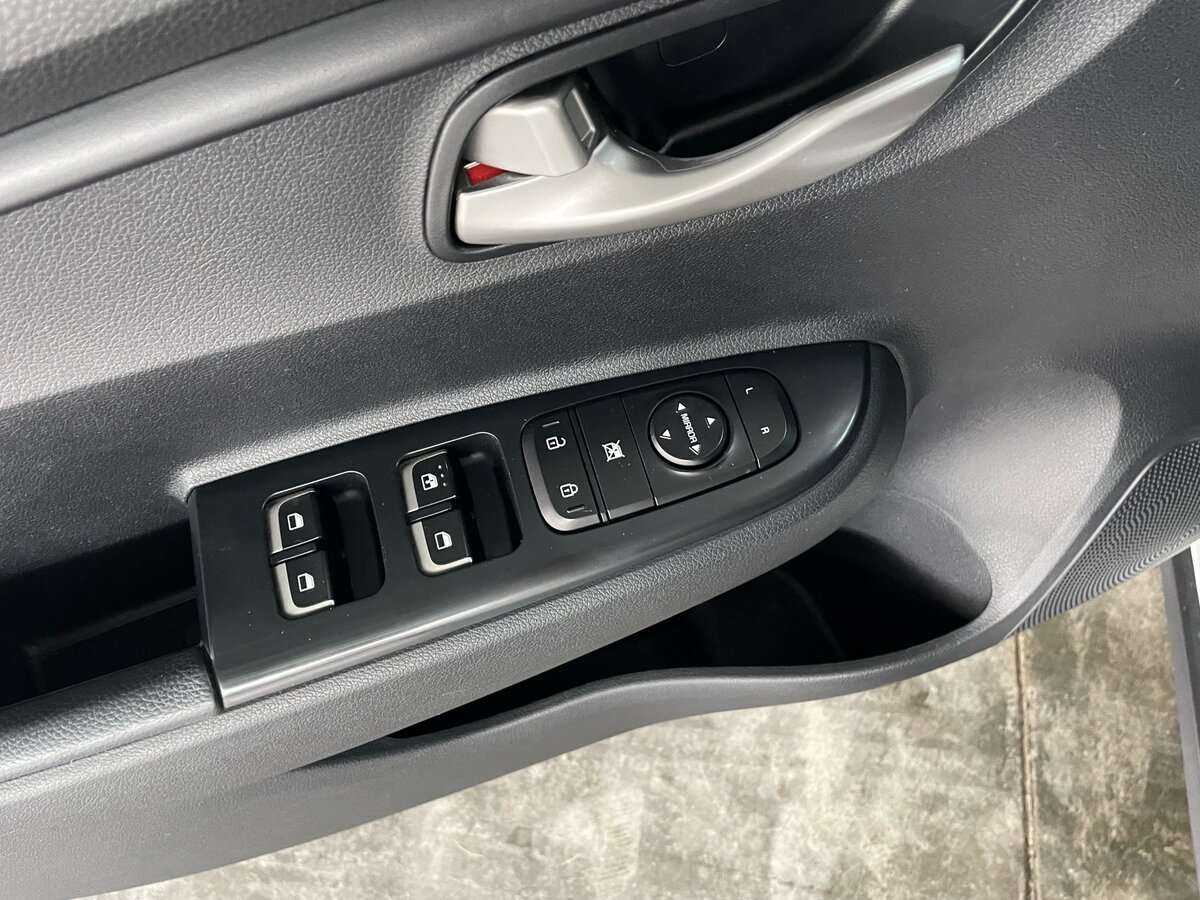 Kia Rio X-Line, 2018 Фото №20