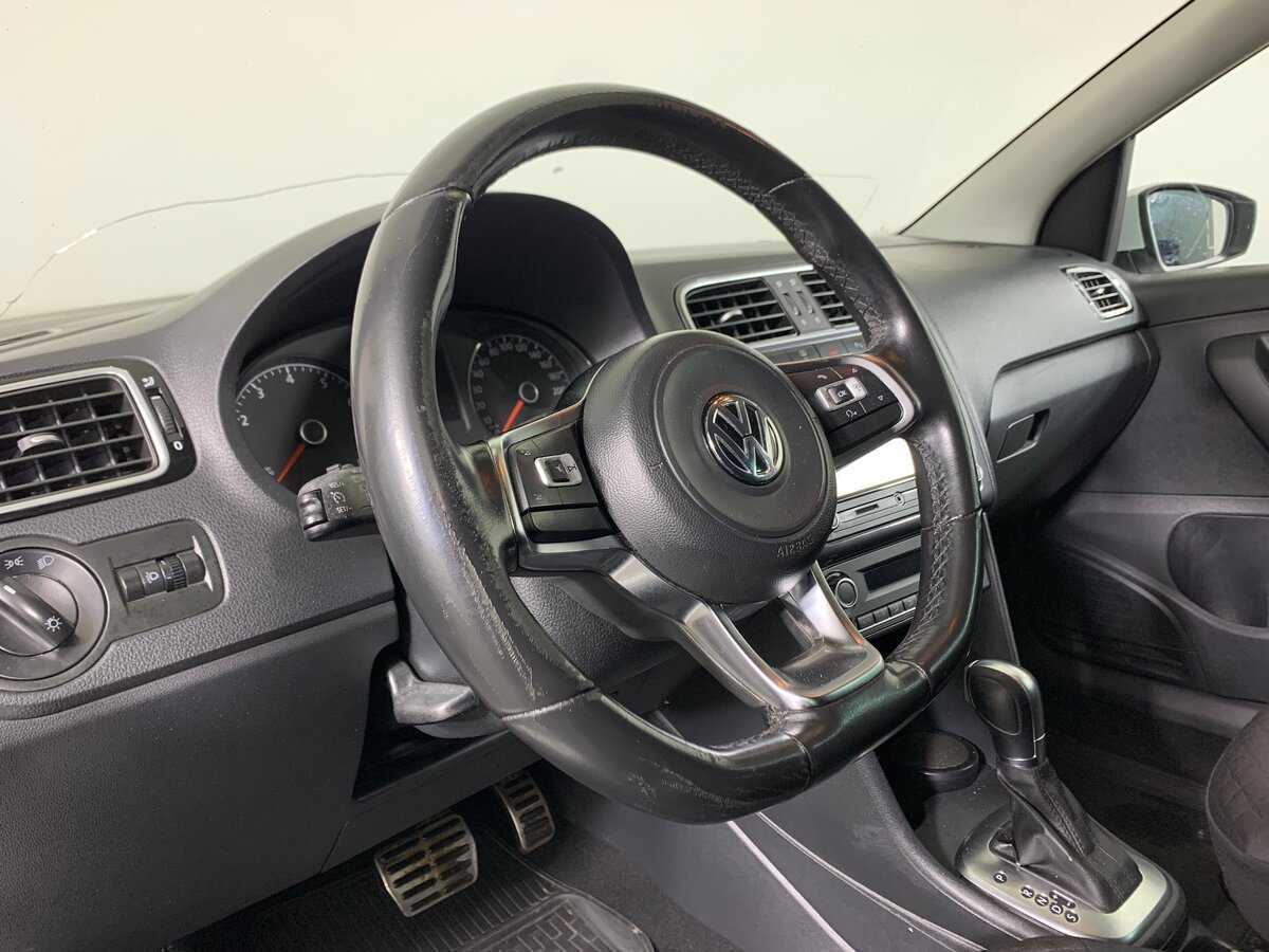 Volkswagen Polo, 2018 Фото №12