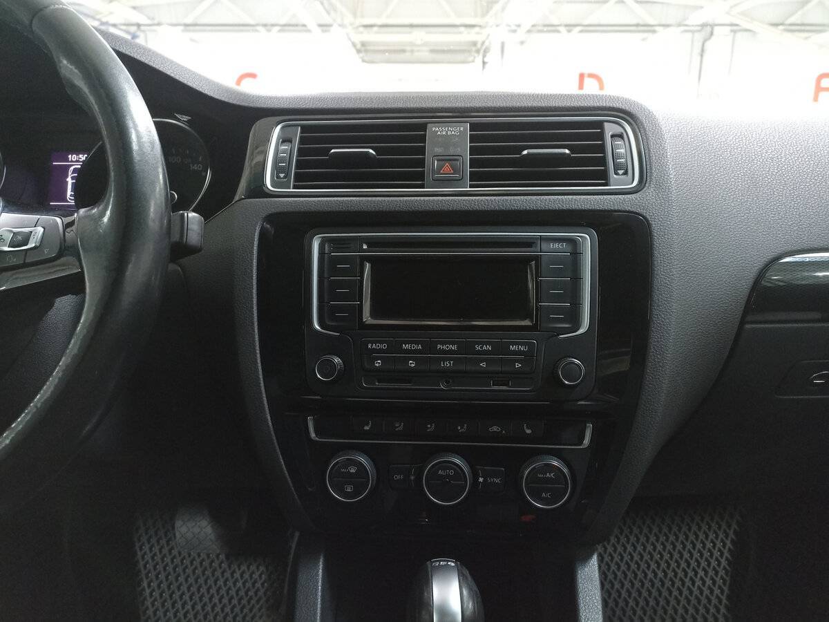 Volkswagen Jetta, 2015 Фото №15