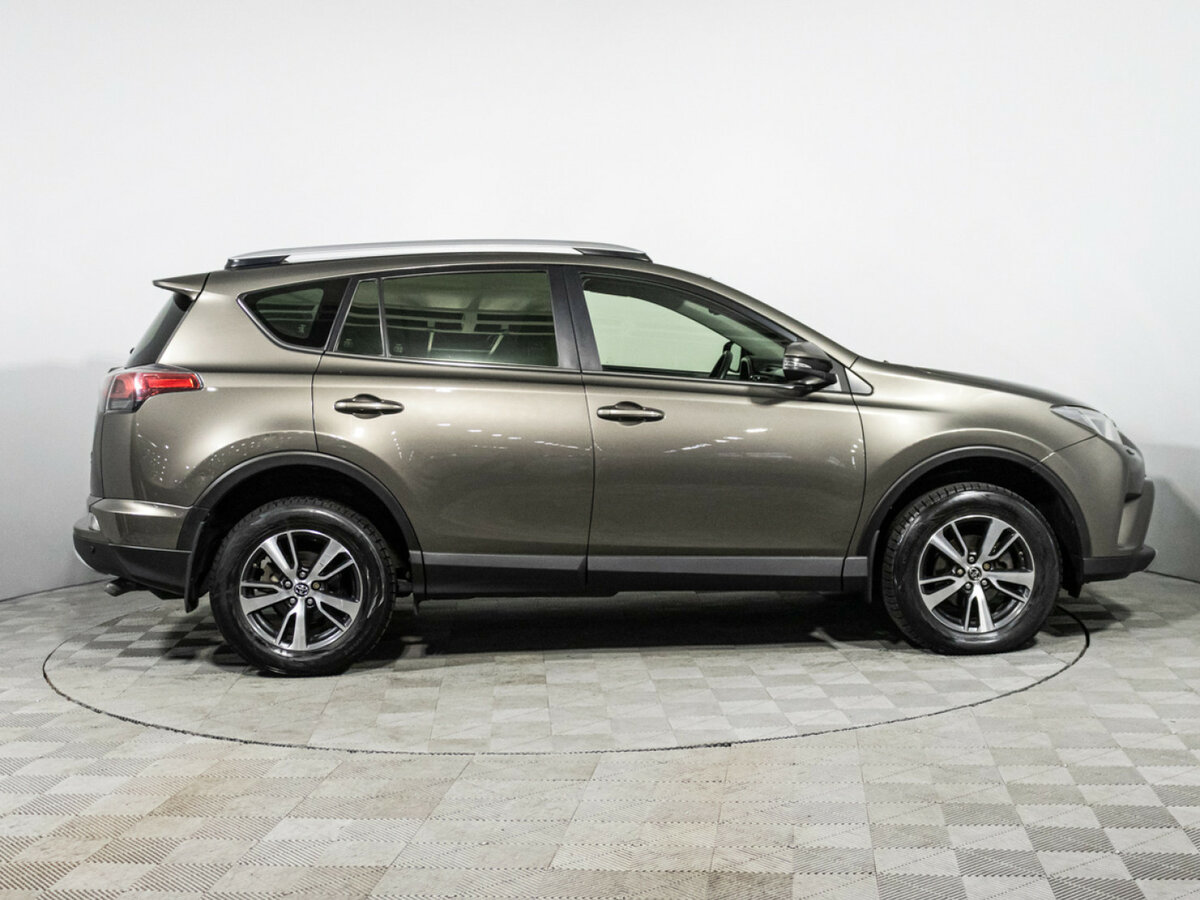 Toyota RAV4 IV (XA40) Рестайлинг, 2015 Фото №4