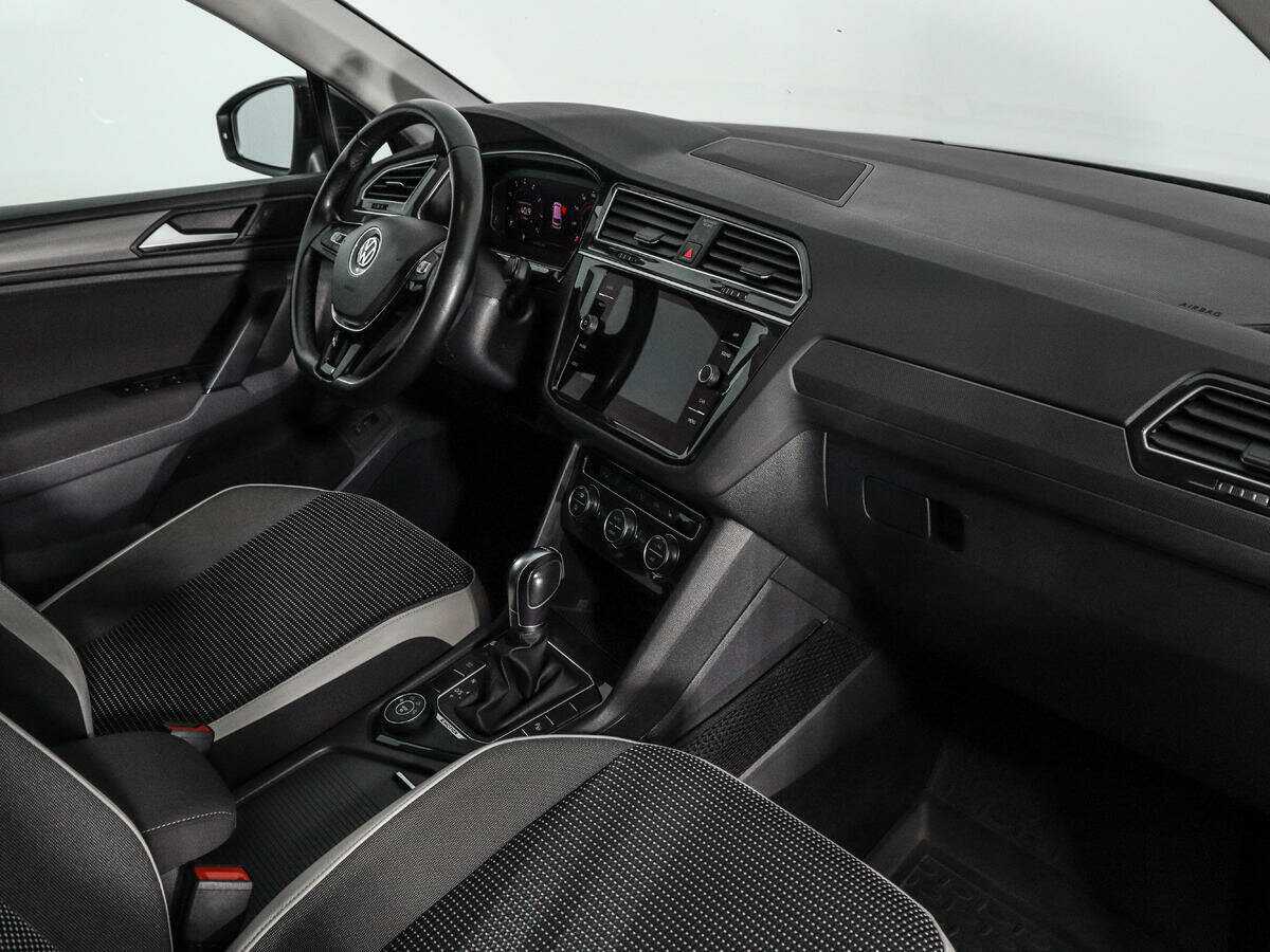 Volkswagen Tiguan, 2019 Фото №14