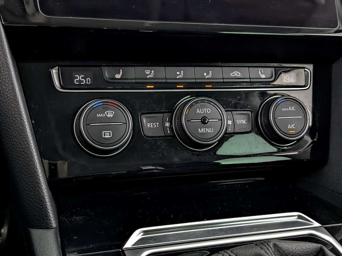 Volkswagen Passat, 2019 Фото №23