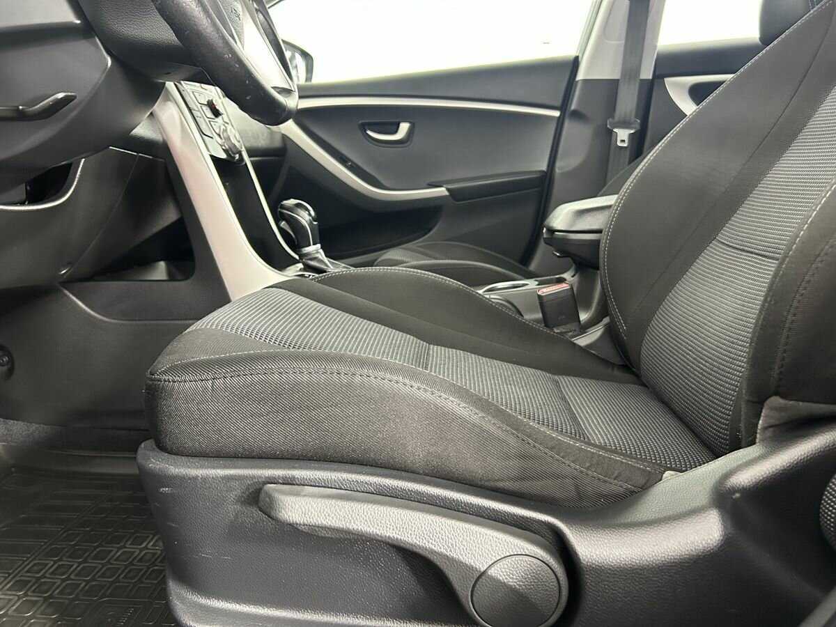 Hyundai i30, 2012 Фото №10