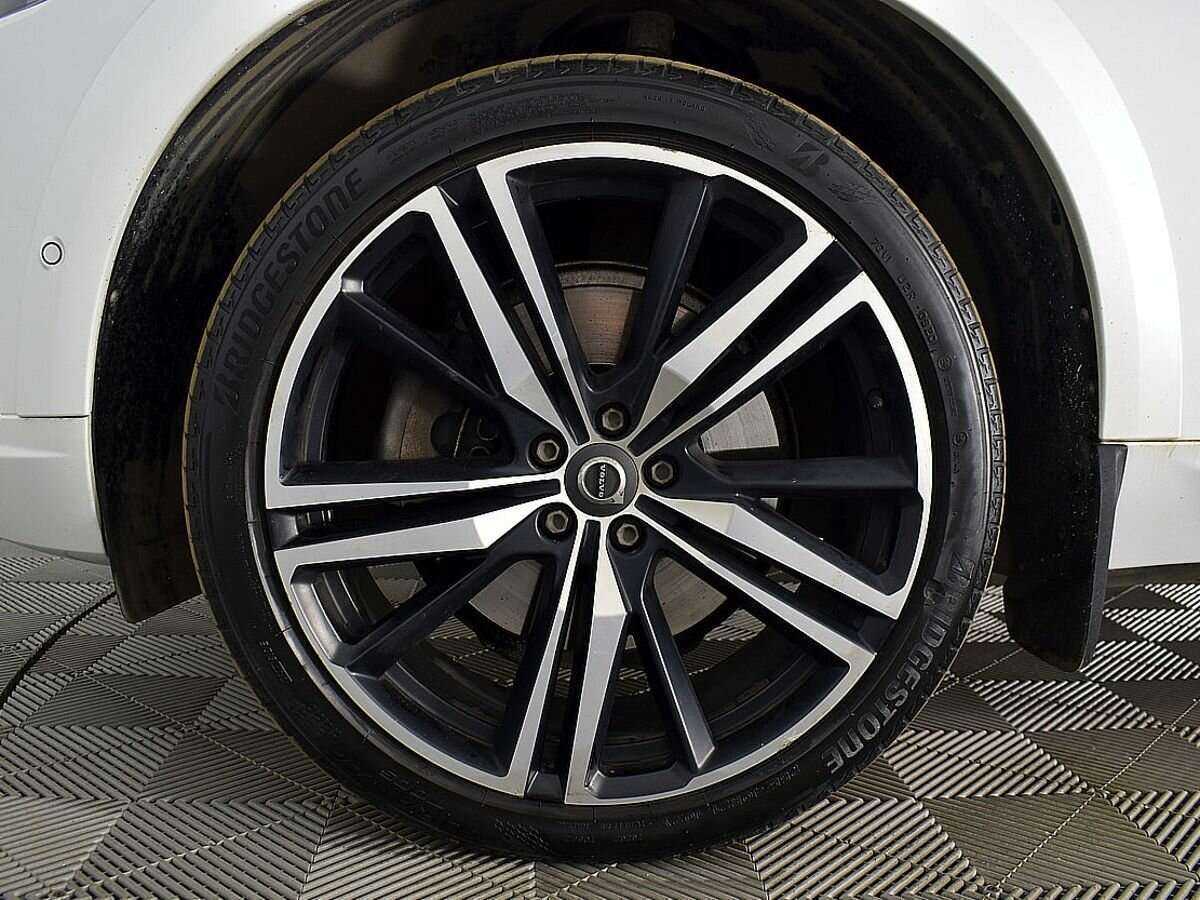 Volvo XC60, 2018 Фото №8