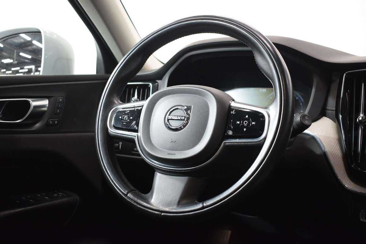 Volvo XC60, 2020 Фото №16