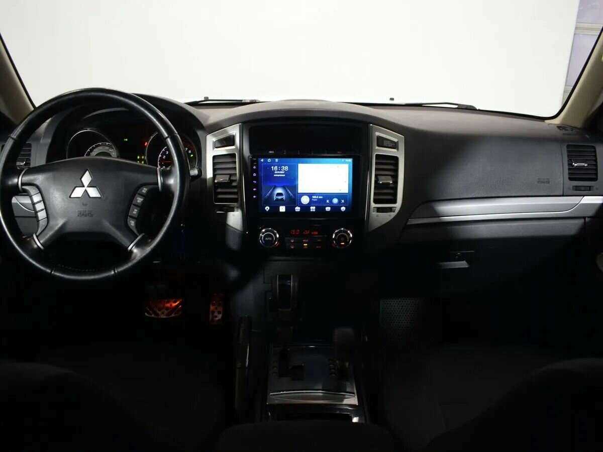 Mitsubishi Pajero, 2015 Фото №11