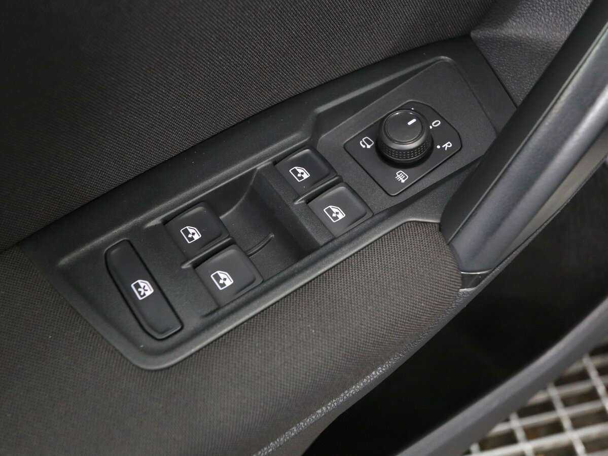 Volkswagen Tiguan, 2018 Фото №7