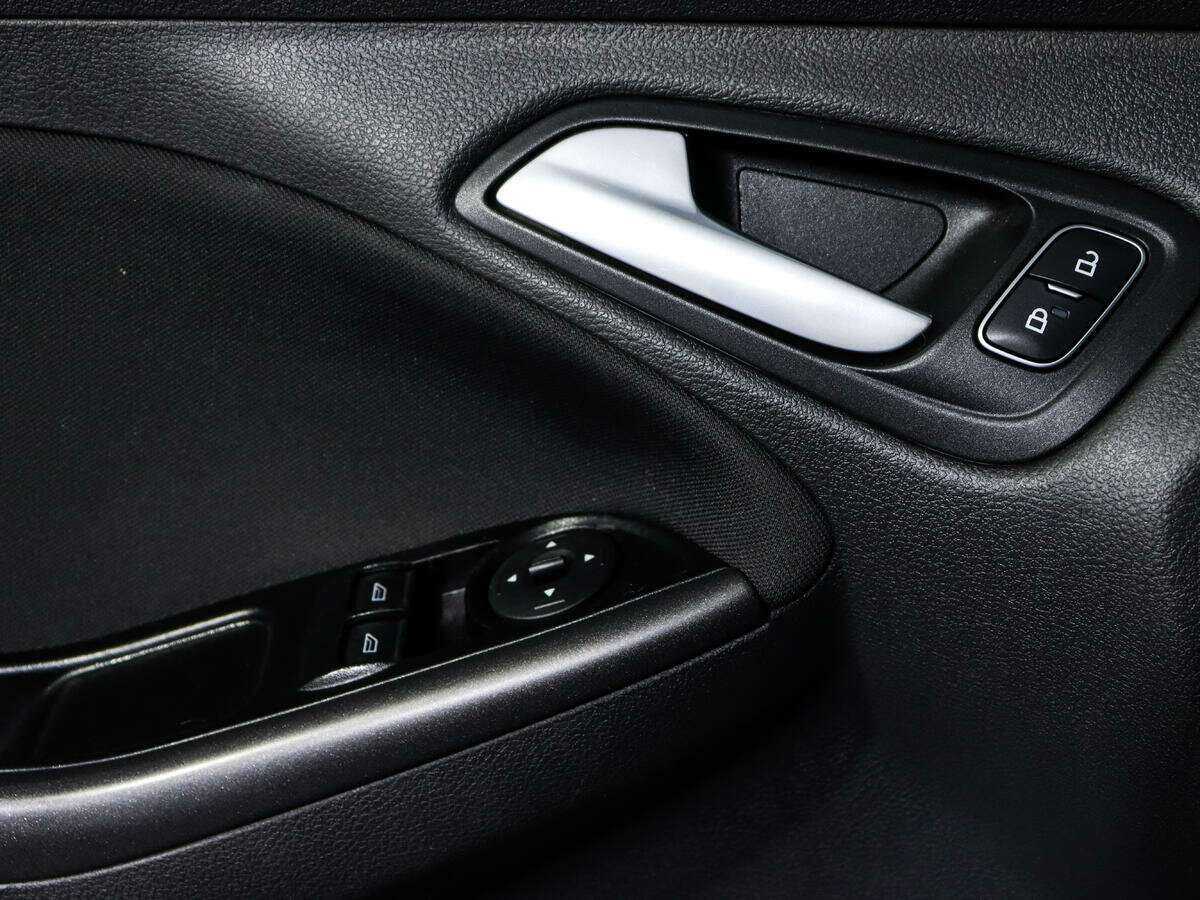 Ford Focus, 2018 Фото №15