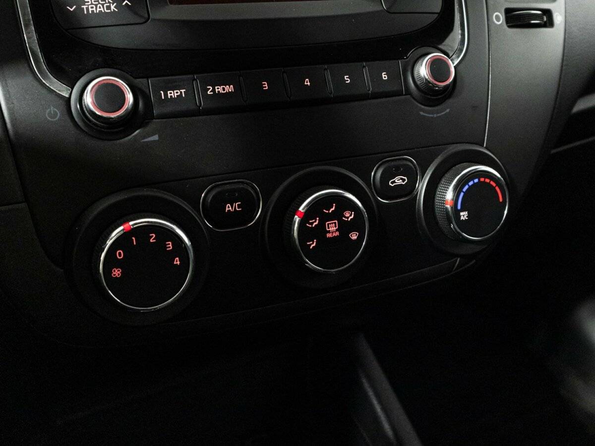 Kia Cerato, 2019 Фото №15