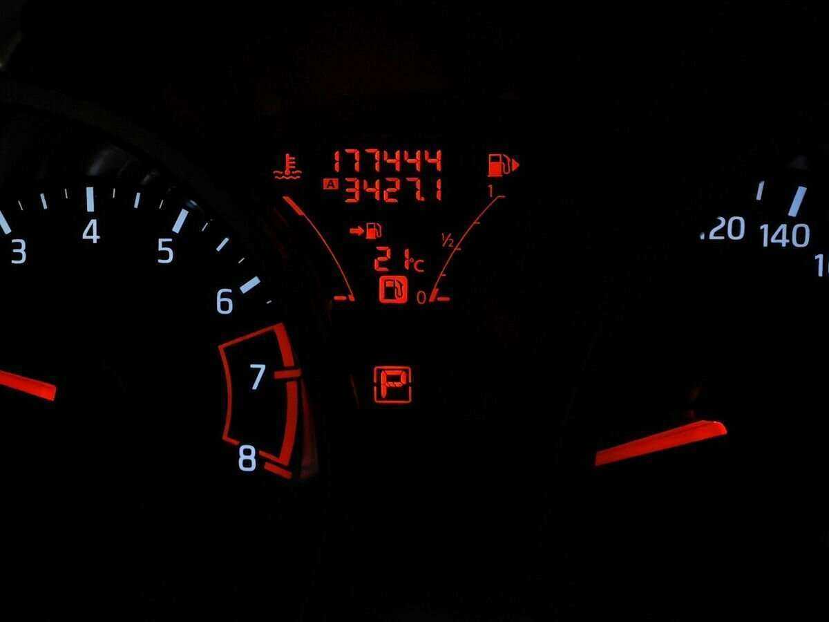 Nissan Juke, 2012 Фото №16