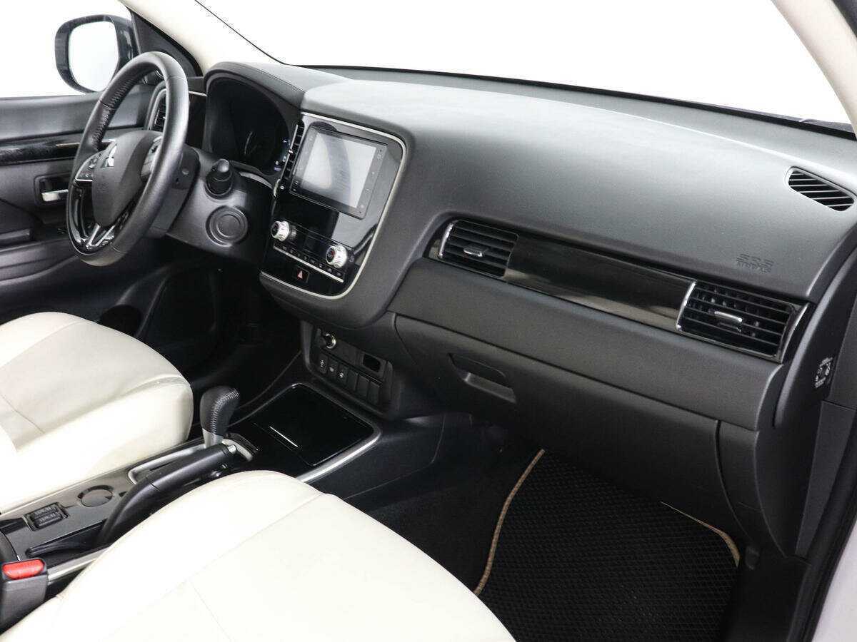 Mitsubishi Outlander, 2021 Фото №10