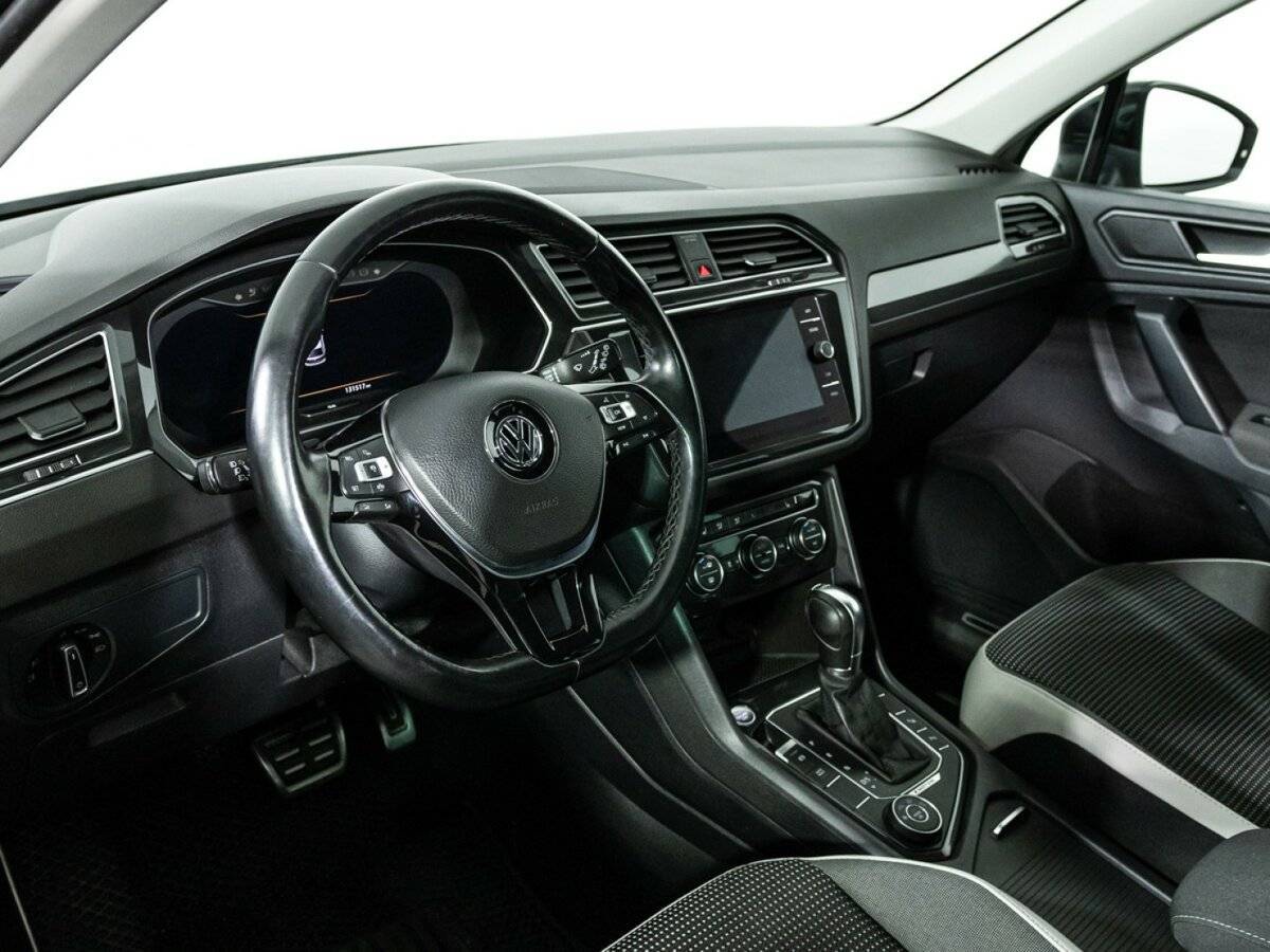 Volkswagen Tiguan, 2018 Фото №11