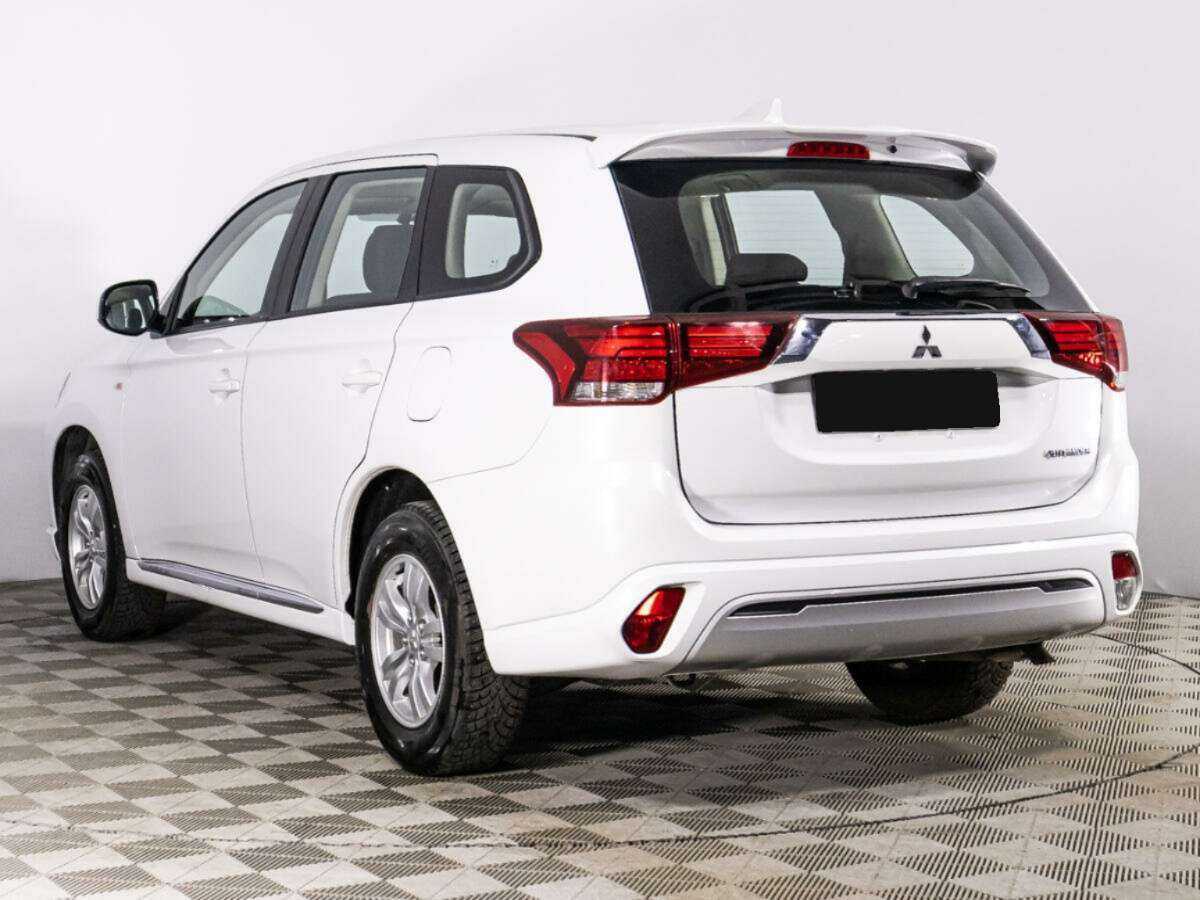 Mitsubishi Outlander, 2022 Фото №7