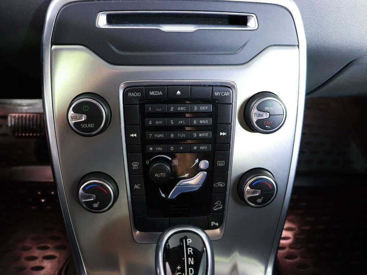 Volvo XC70, 2014 Фото №17