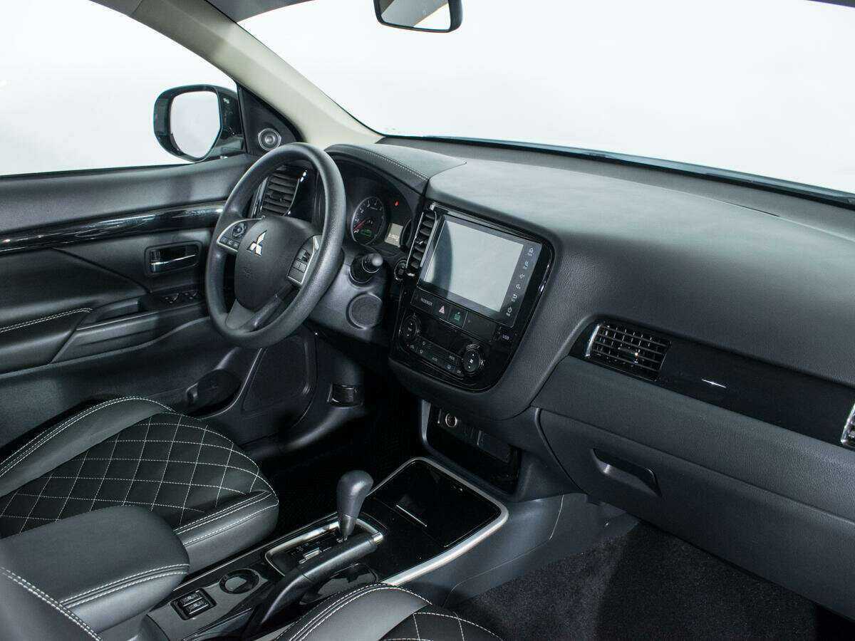 Mitsubishi Outlander, 2022 Фото №9