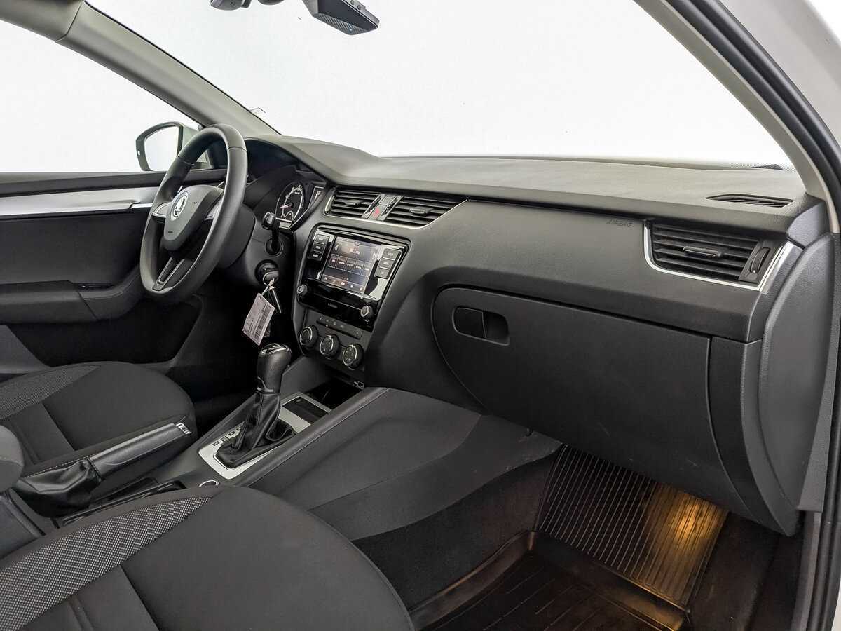 Skoda Octavia, 2018 Фото №11