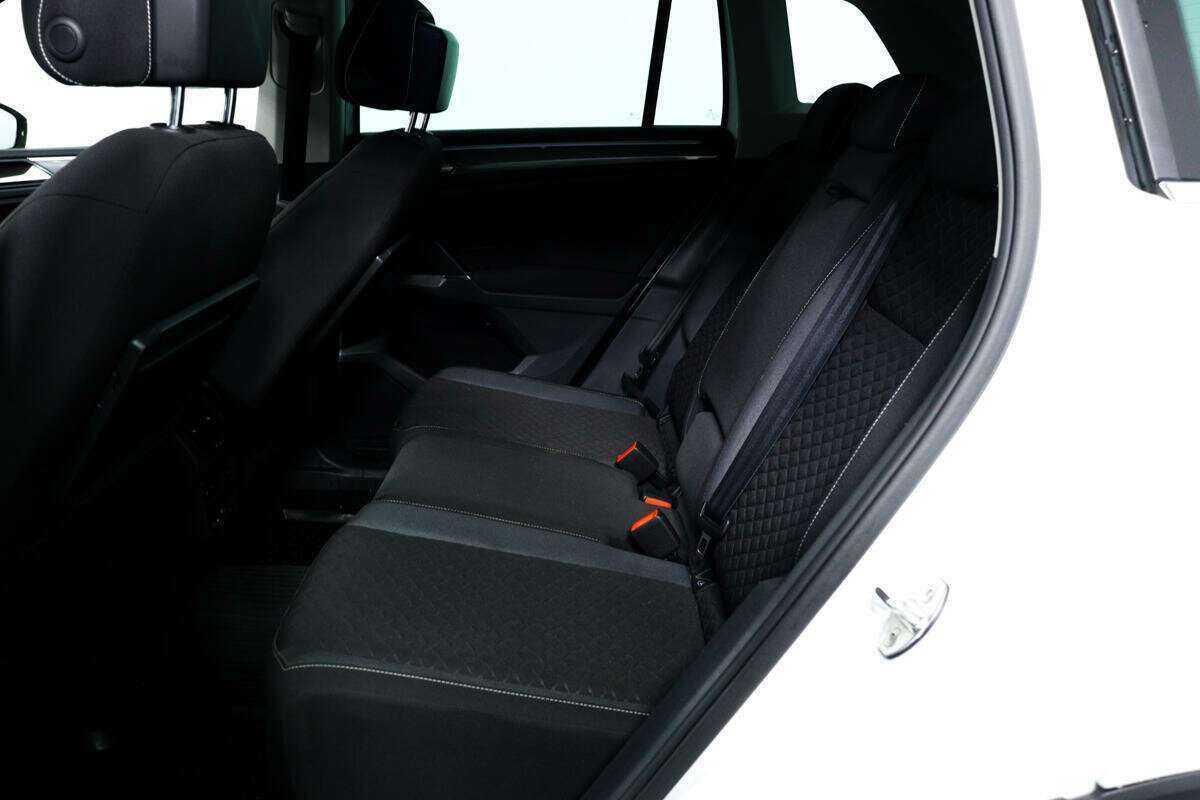 Volkswagen Tiguan, 2018 Фото №11