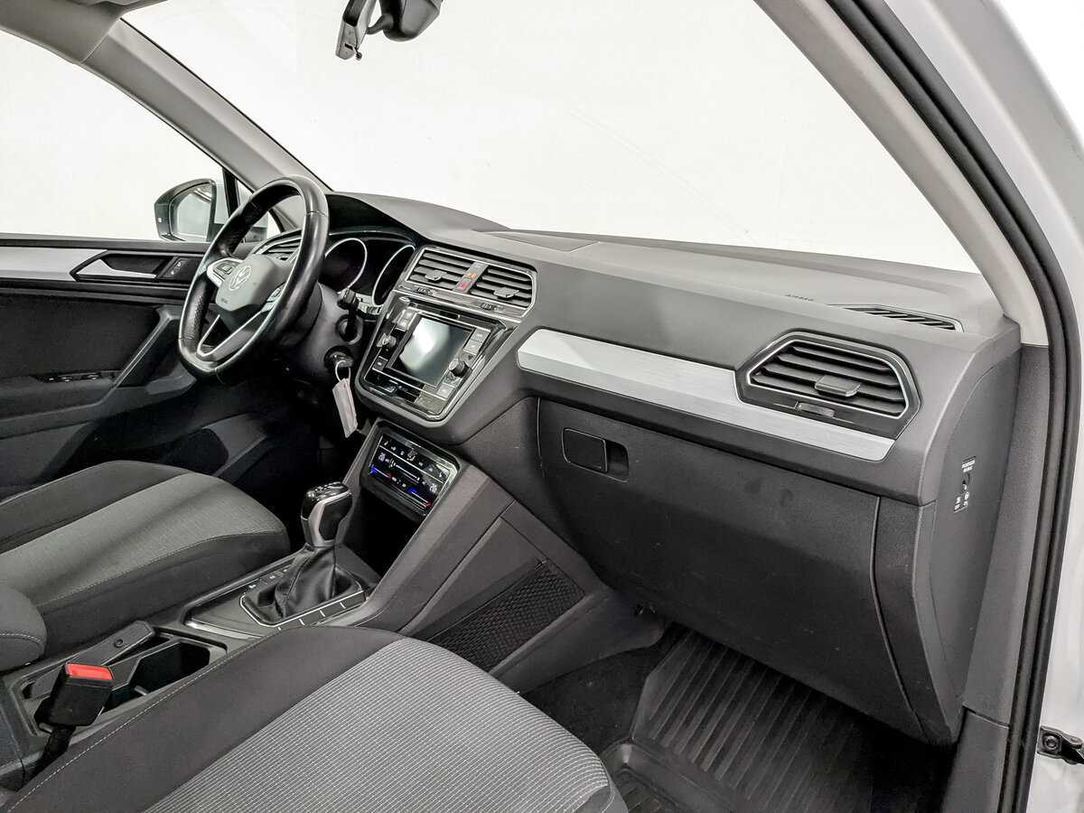 Volkswagen Tiguan, 2021 Фото №11