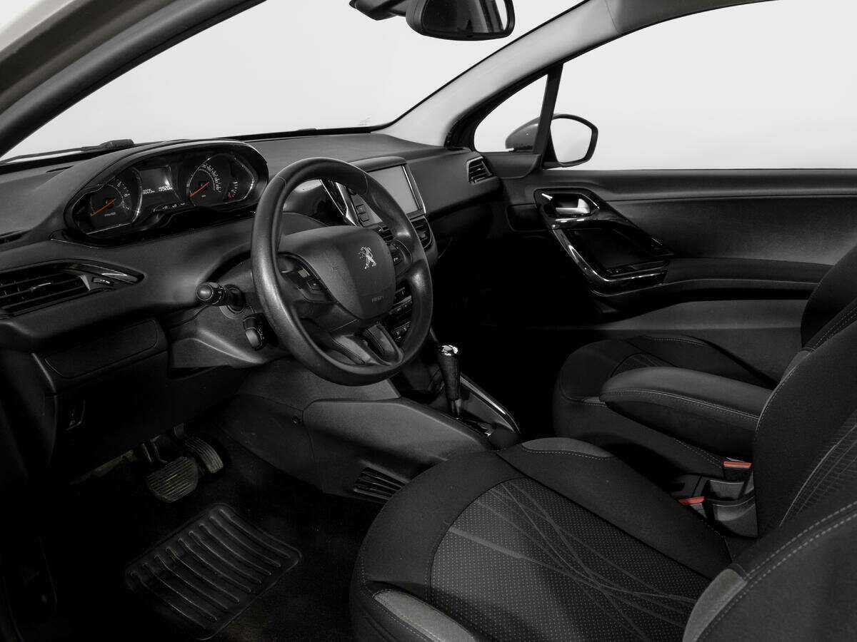 Peugeot 208, 2013 Фото №15