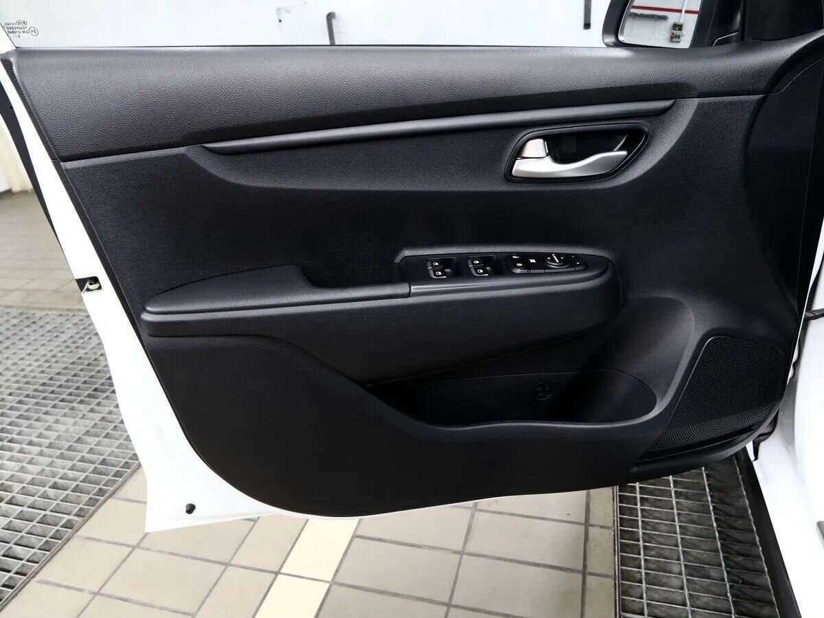 Kia Rio X-Line, 2018 Фото №15