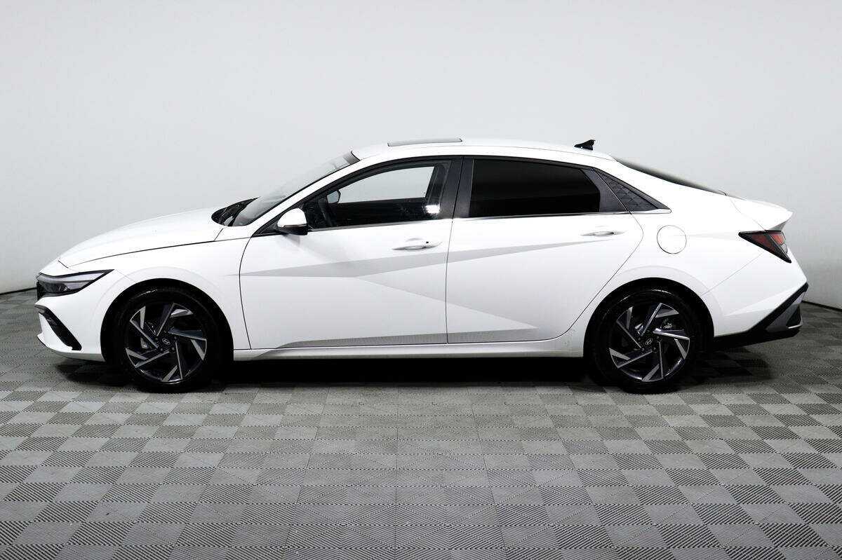 Hyundai Elantra, 2023 Фото №8