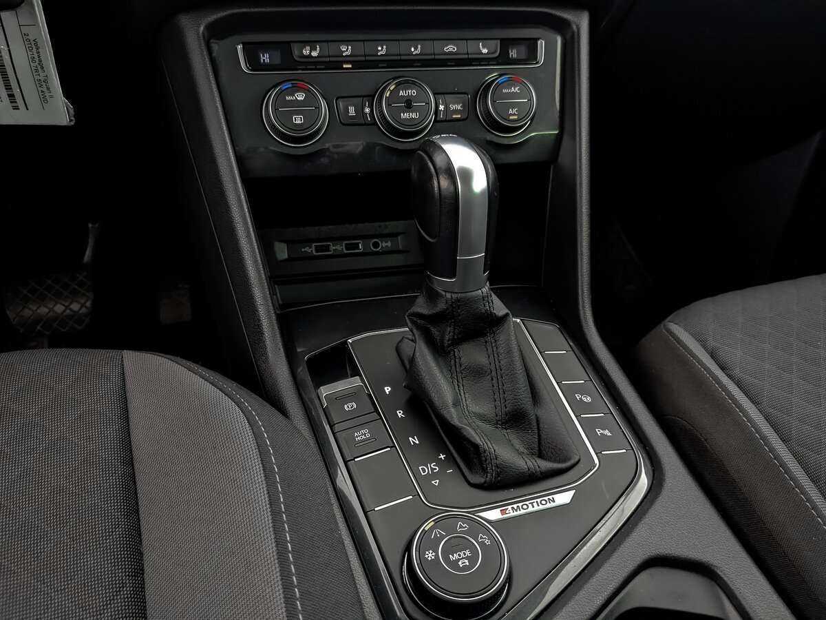 Volkswagen Tiguan, 2017 Фото №22