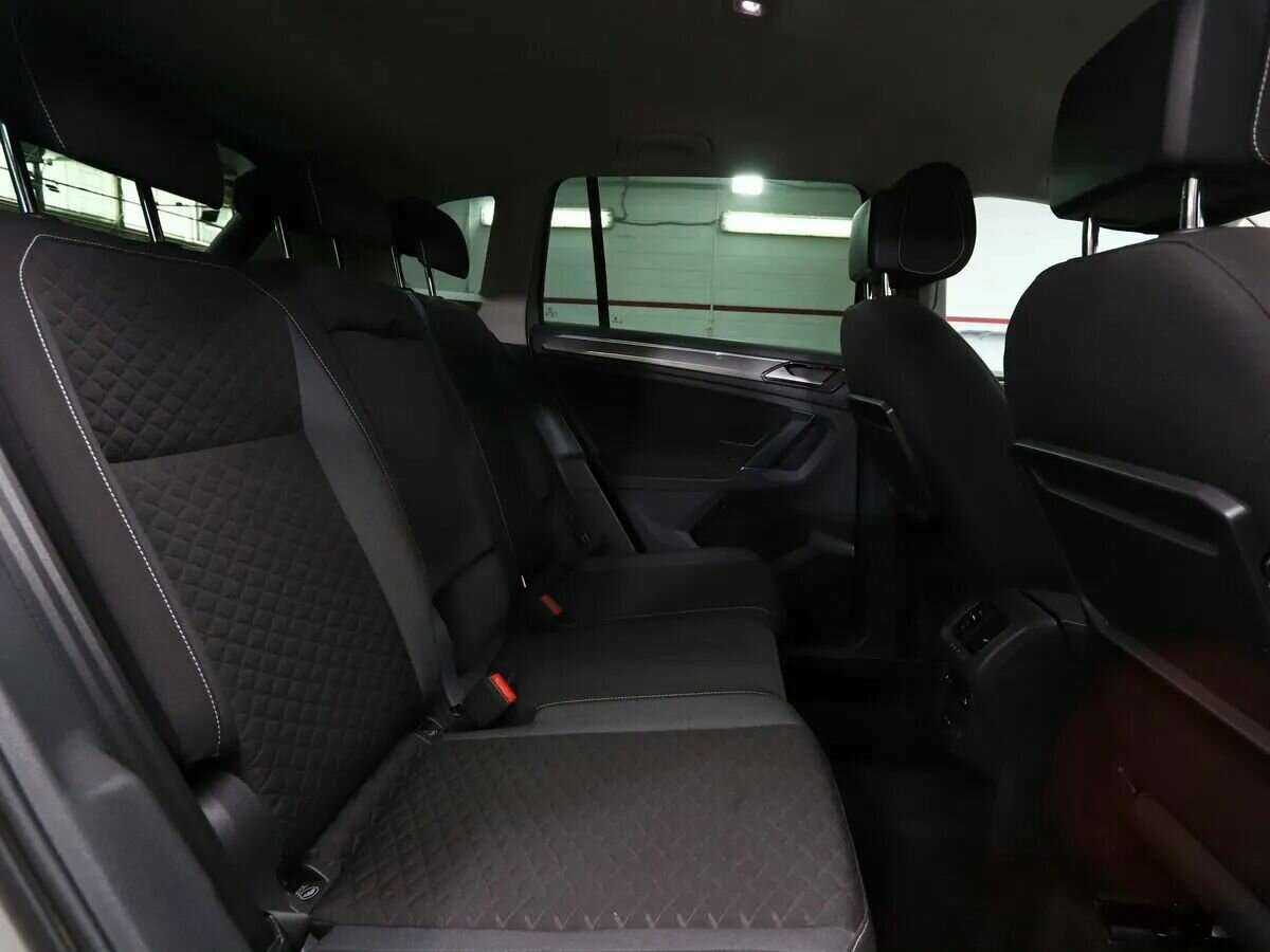 Volkswagen Tiguan, 2018 Фото №16