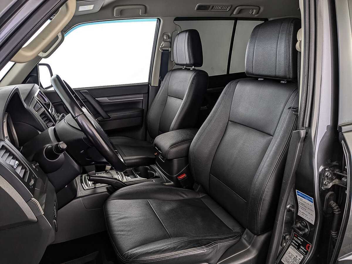 Mitsubishi Pajero, 2018 Фото №20