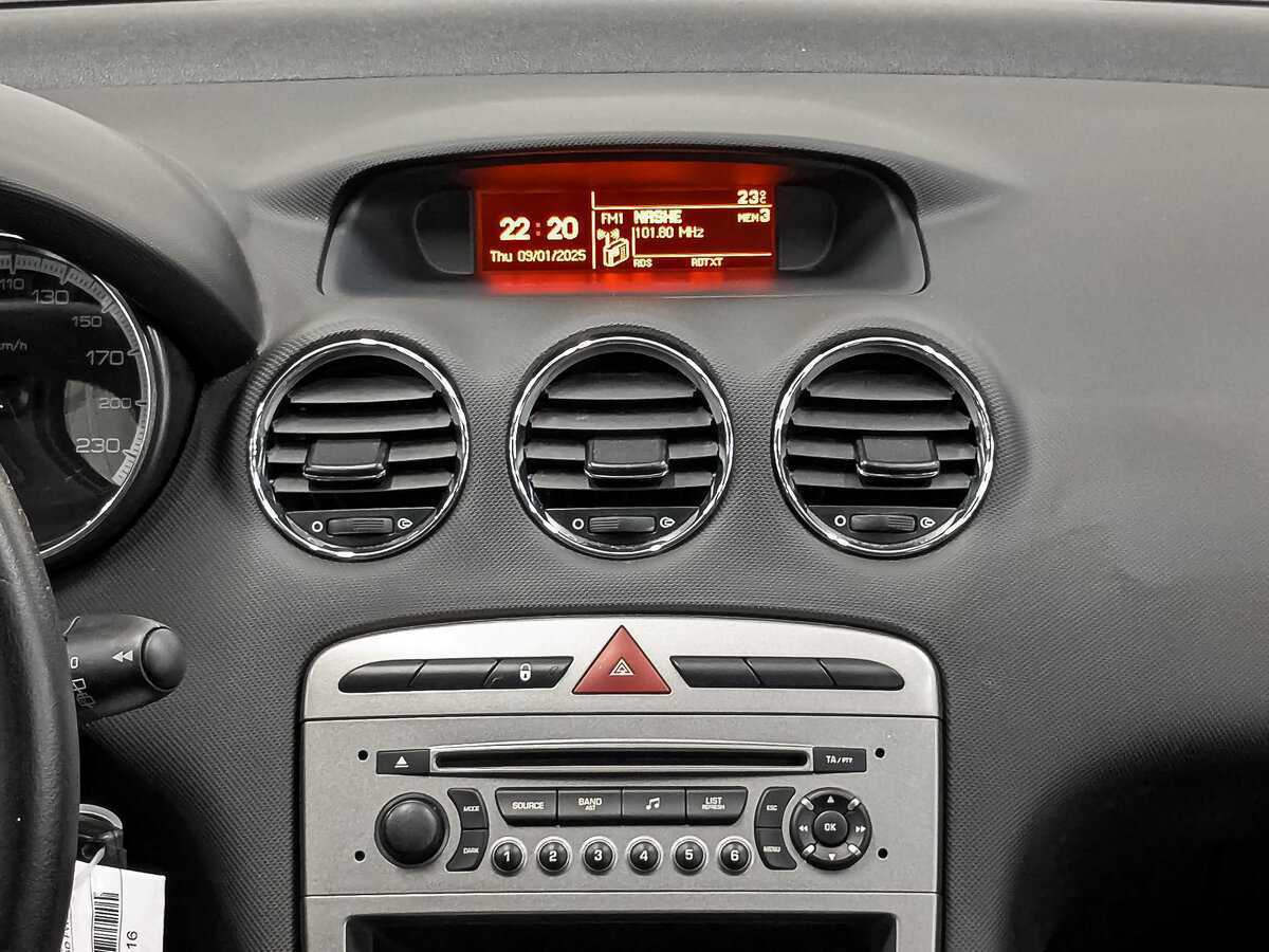 Peugeot 308, 2012 Фото №15