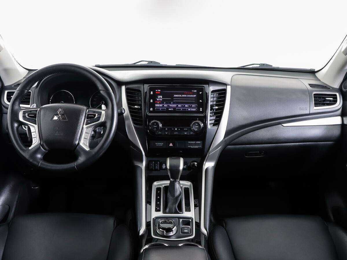 Mitsubishi Pajero Sport, 2018 Фото №8