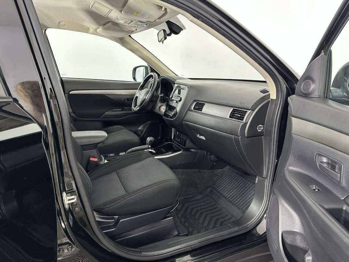 Mitsubishi Outlander, 2017 Фото №14