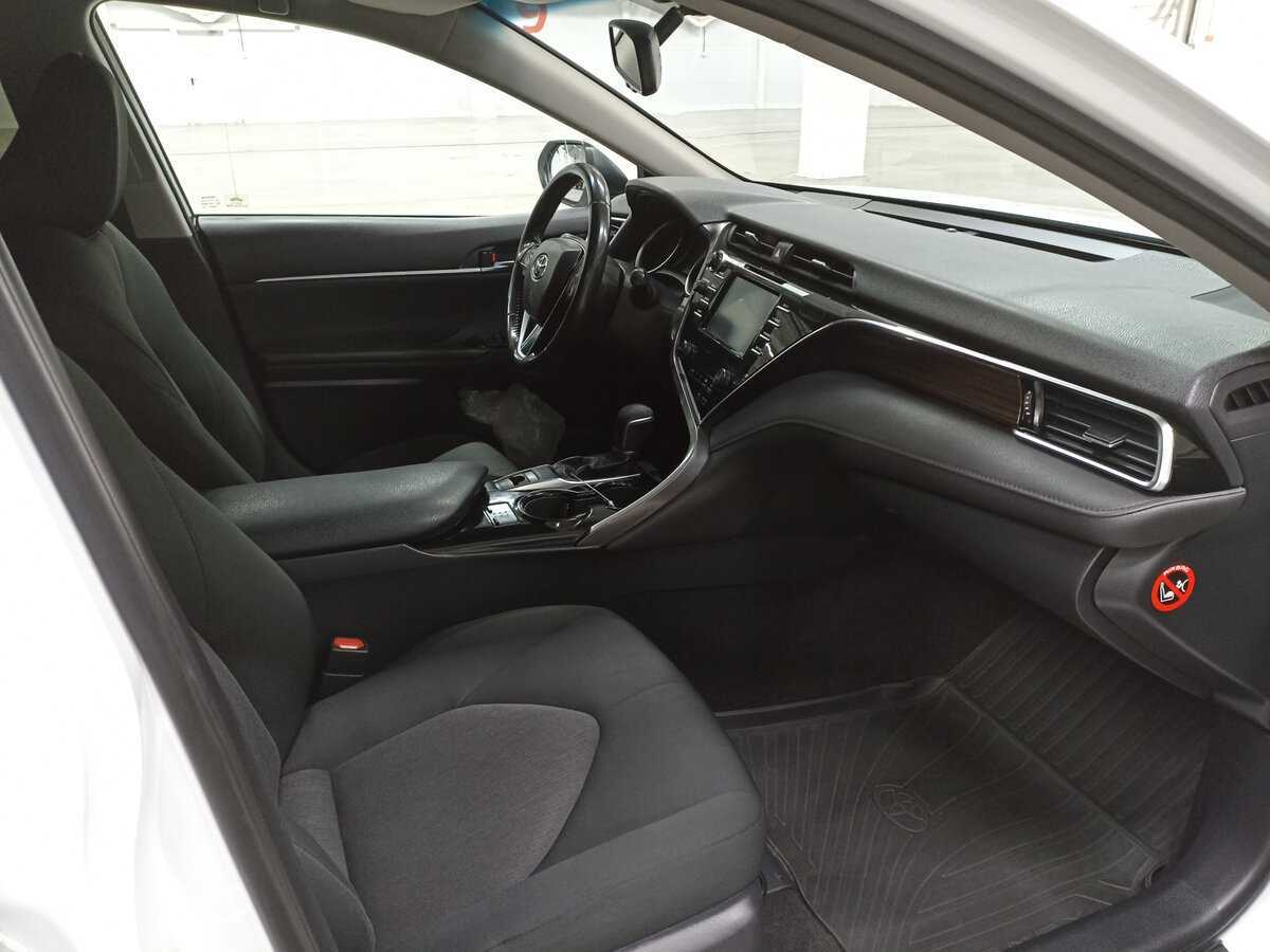 Toyota Camry, 2019 Фото №11