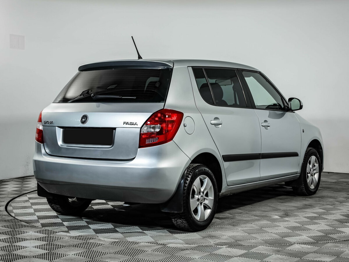 Skoda Fabia II Рестайлинг, 2014 Фото №4