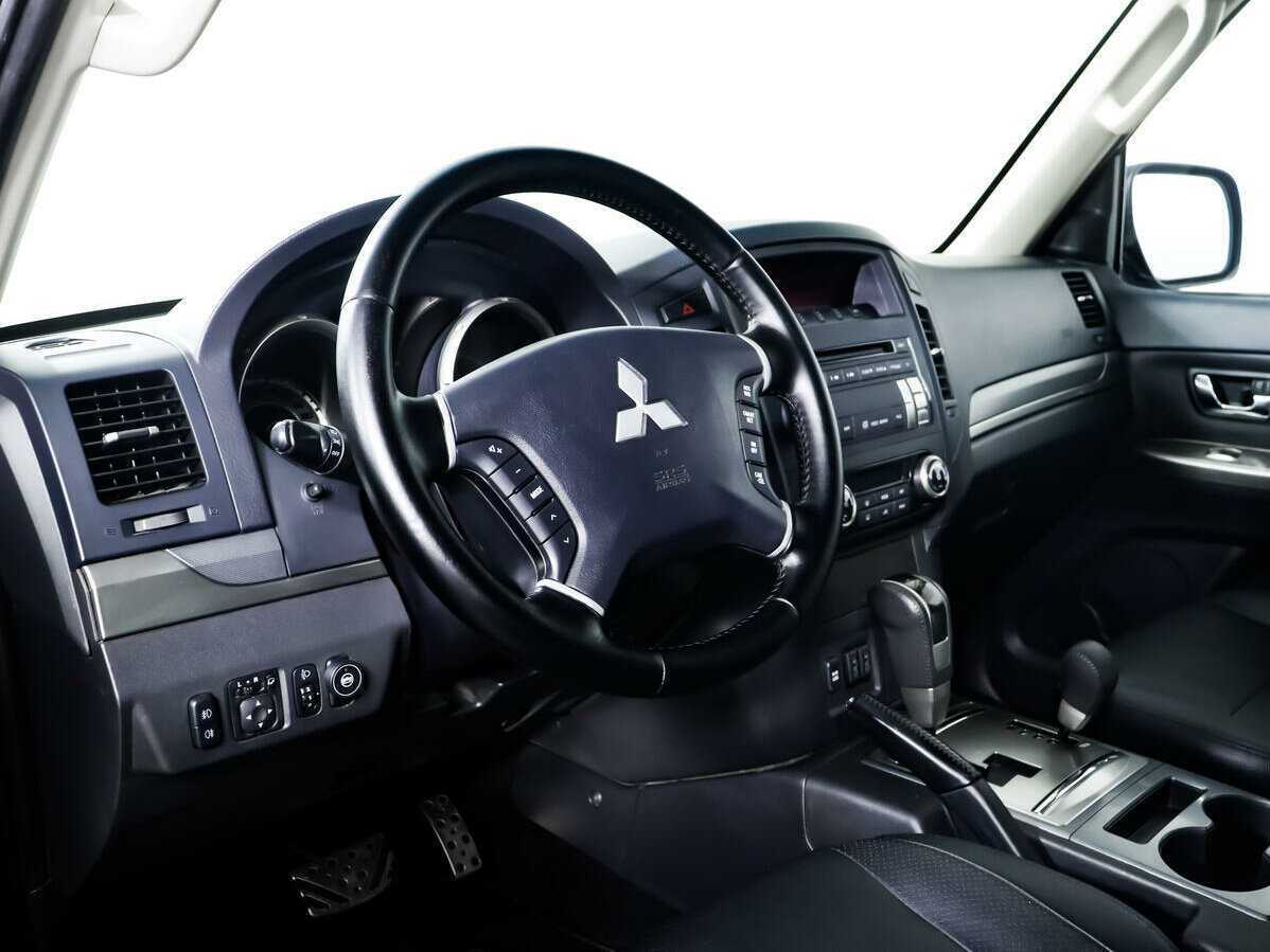 Mitsubishi Pajero, 2013 Фото №13