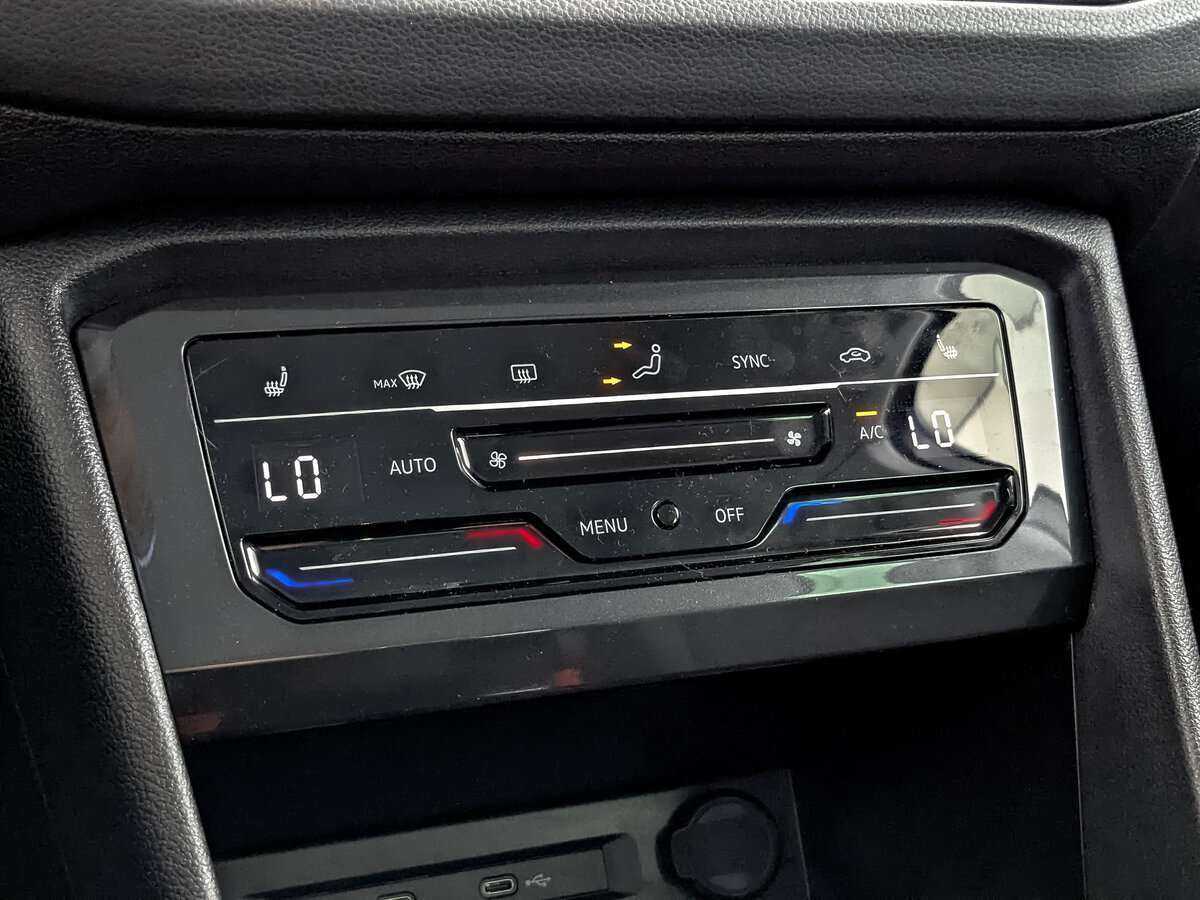 Volkswagen Tiguan, 2021 Фото №21