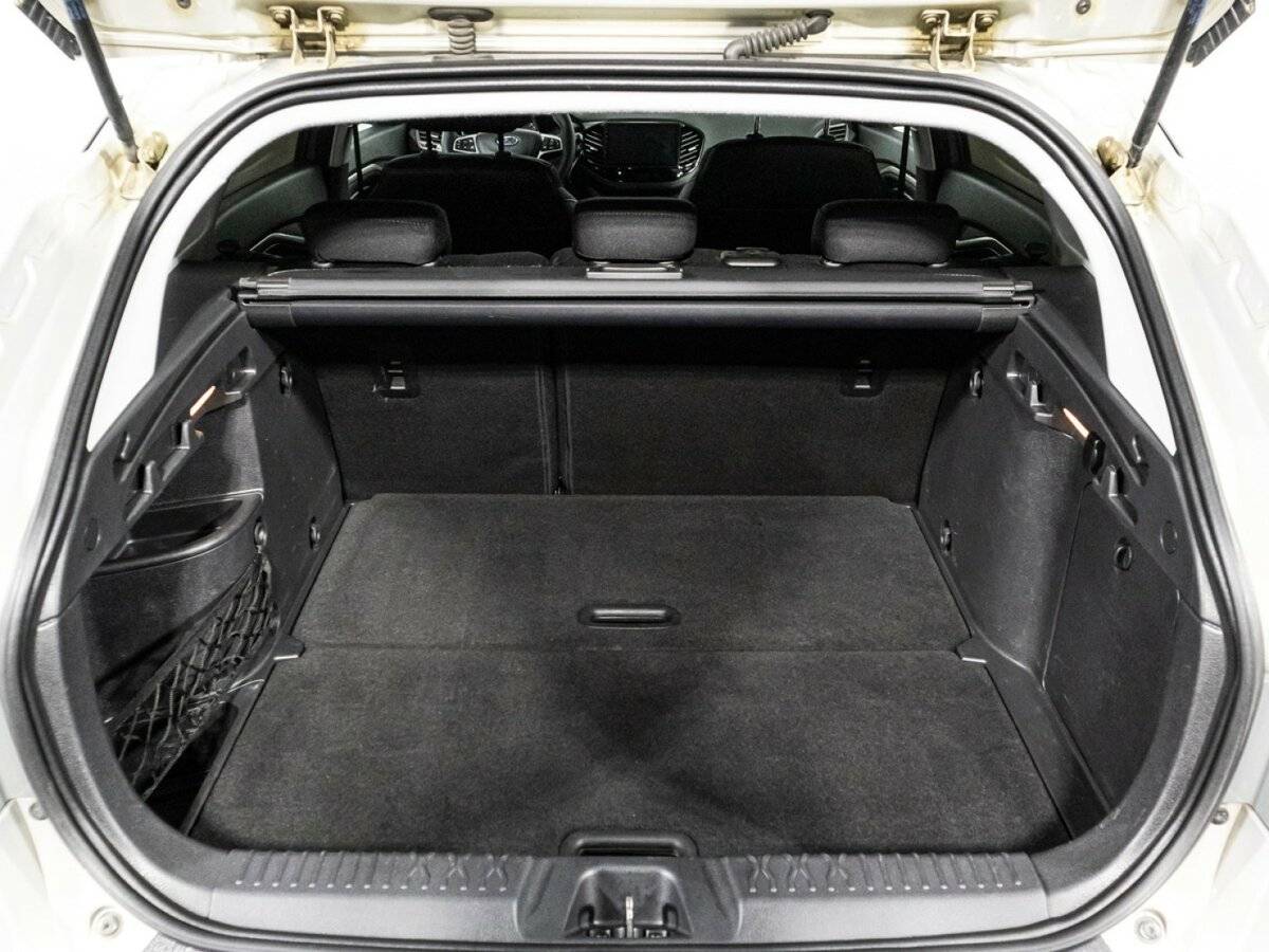 Lada (ВАЗ) Vesta SW, 2019 Фото №15