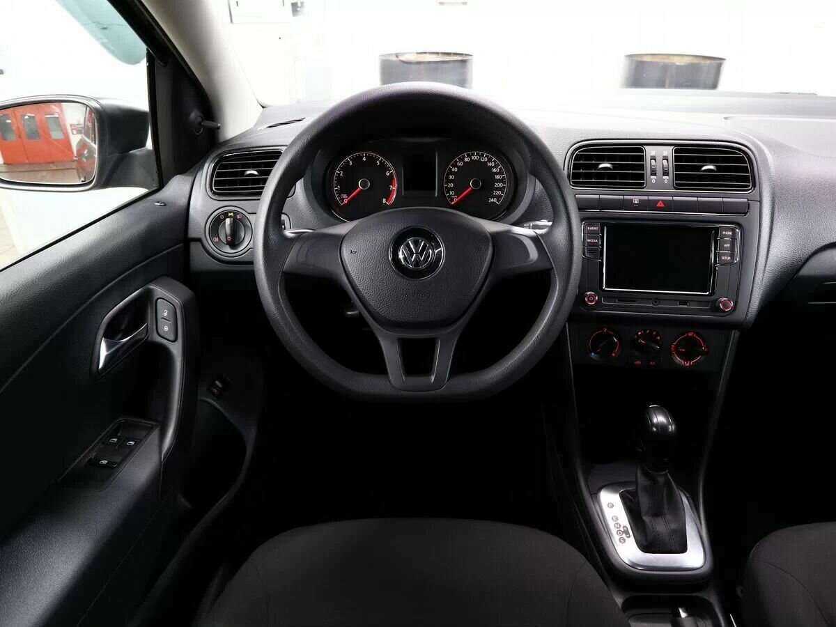 Volkswagen Polo, 2018 Фото №11