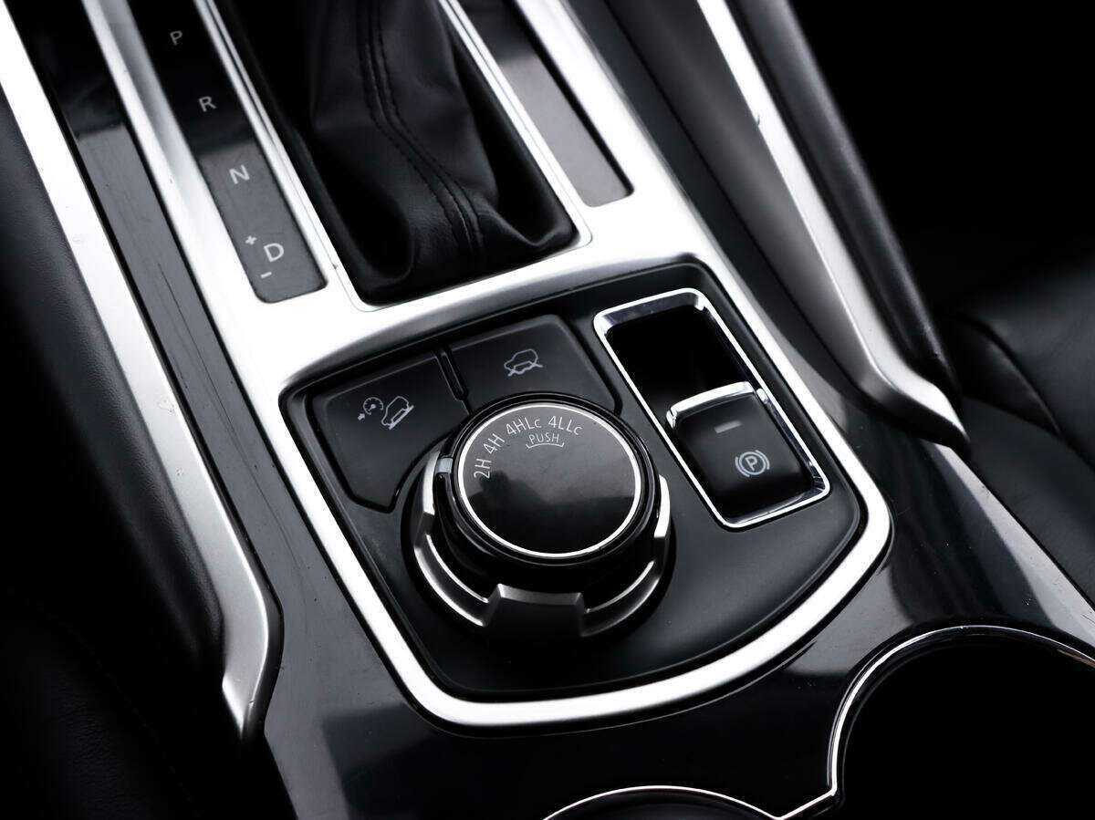 Mitsubishi Pajero Sport, 2019 Фото №15