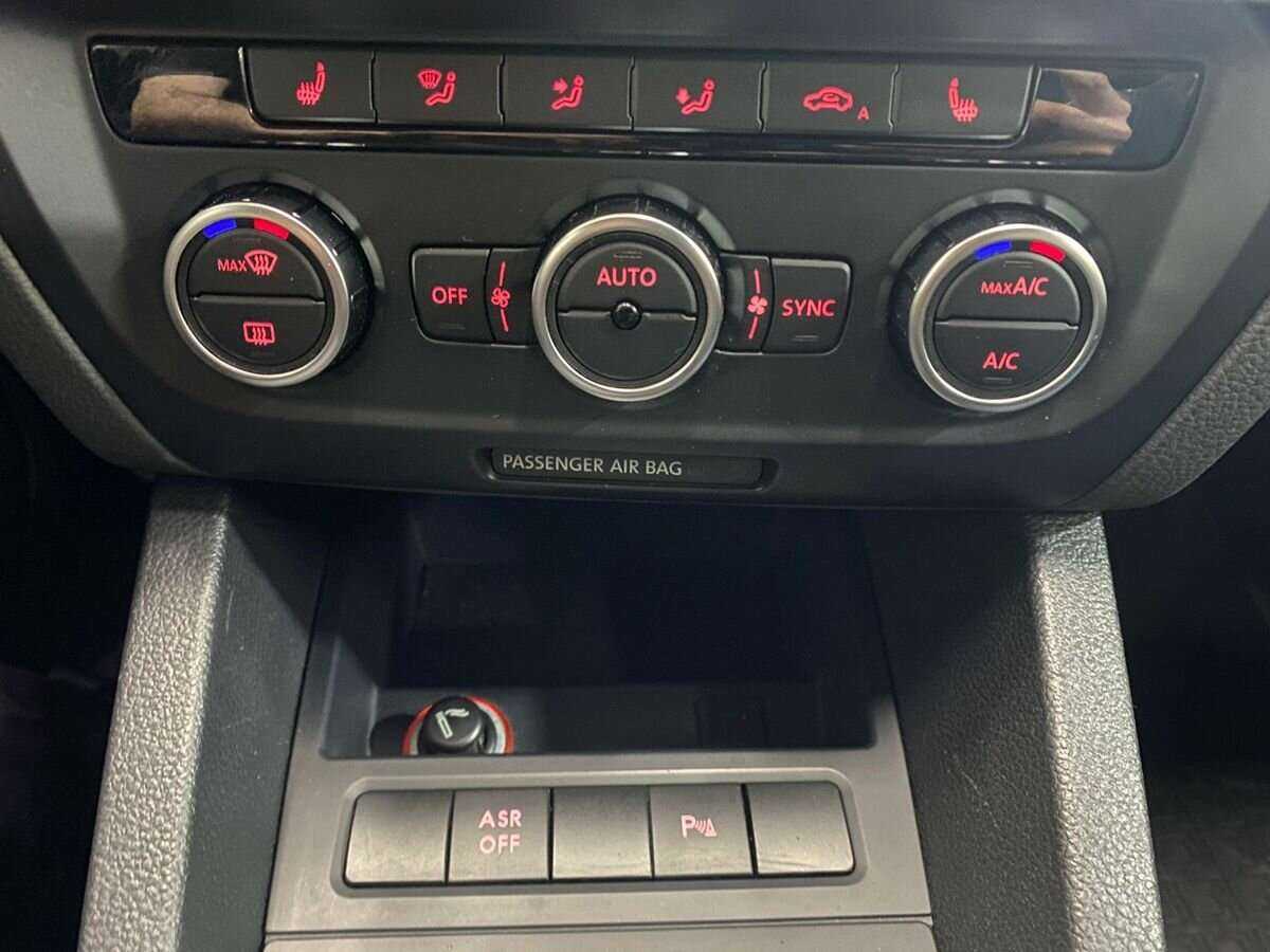 Volkswagen Jetta, 2013 Фото №13