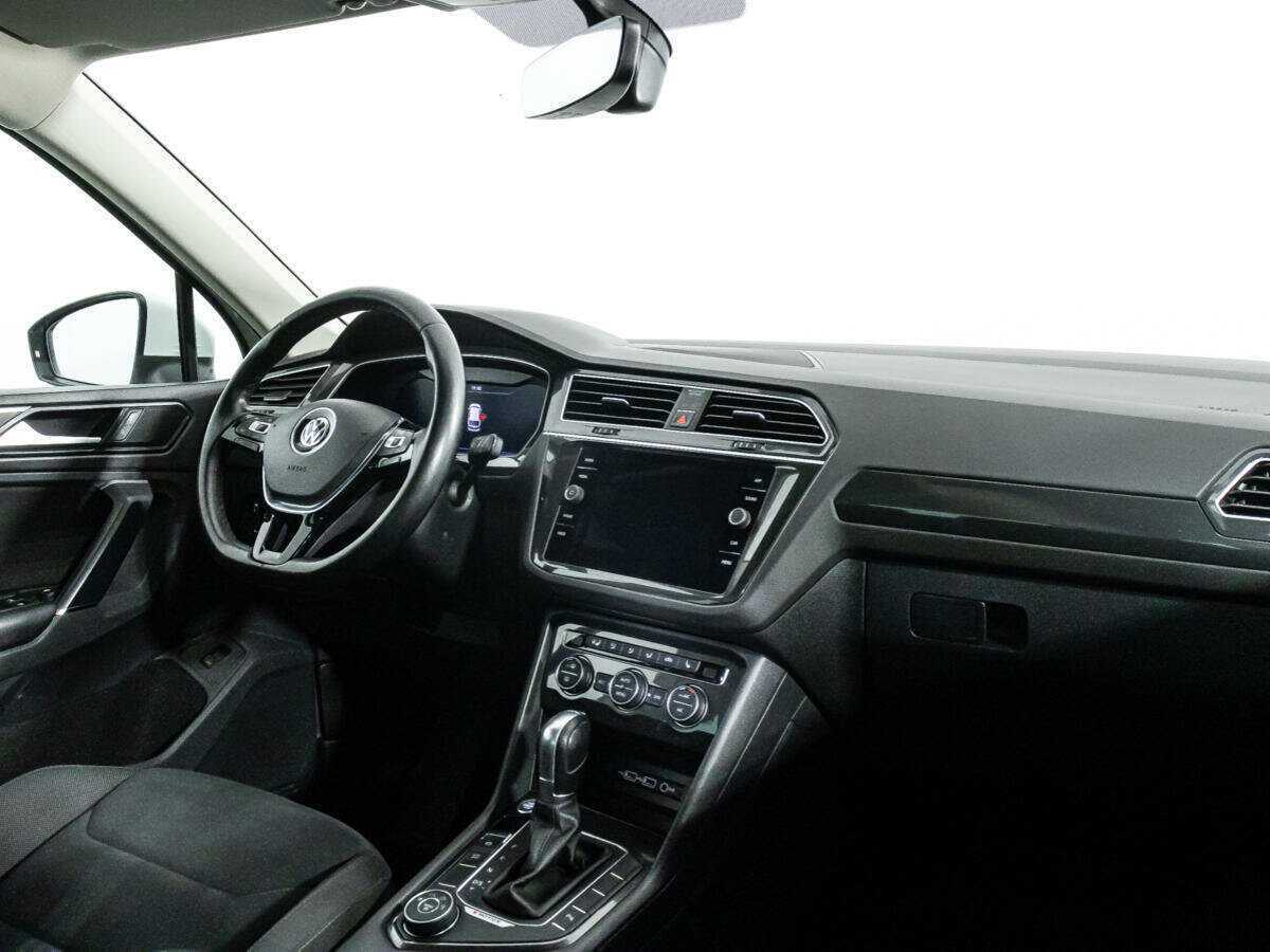 Volkswagen Tiguan, 2018 Фото №9