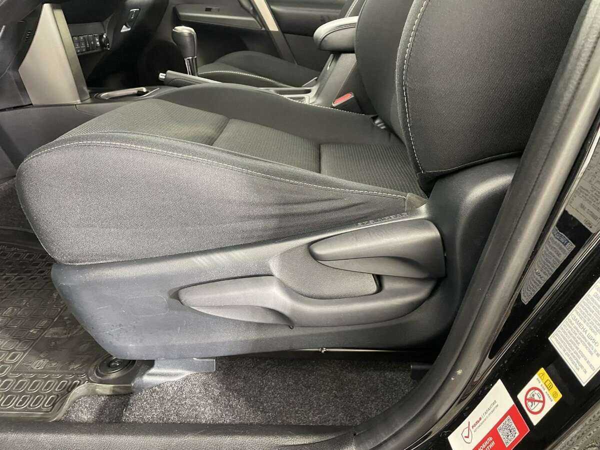 Toyota RAV4, 2018 Фото №10