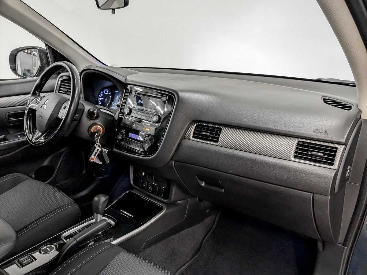 Mitsubishi Outlander, 2017 Фото №11