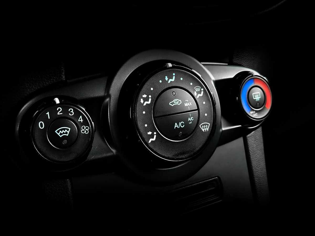 Ford Fiesta, 2017 Фото №24