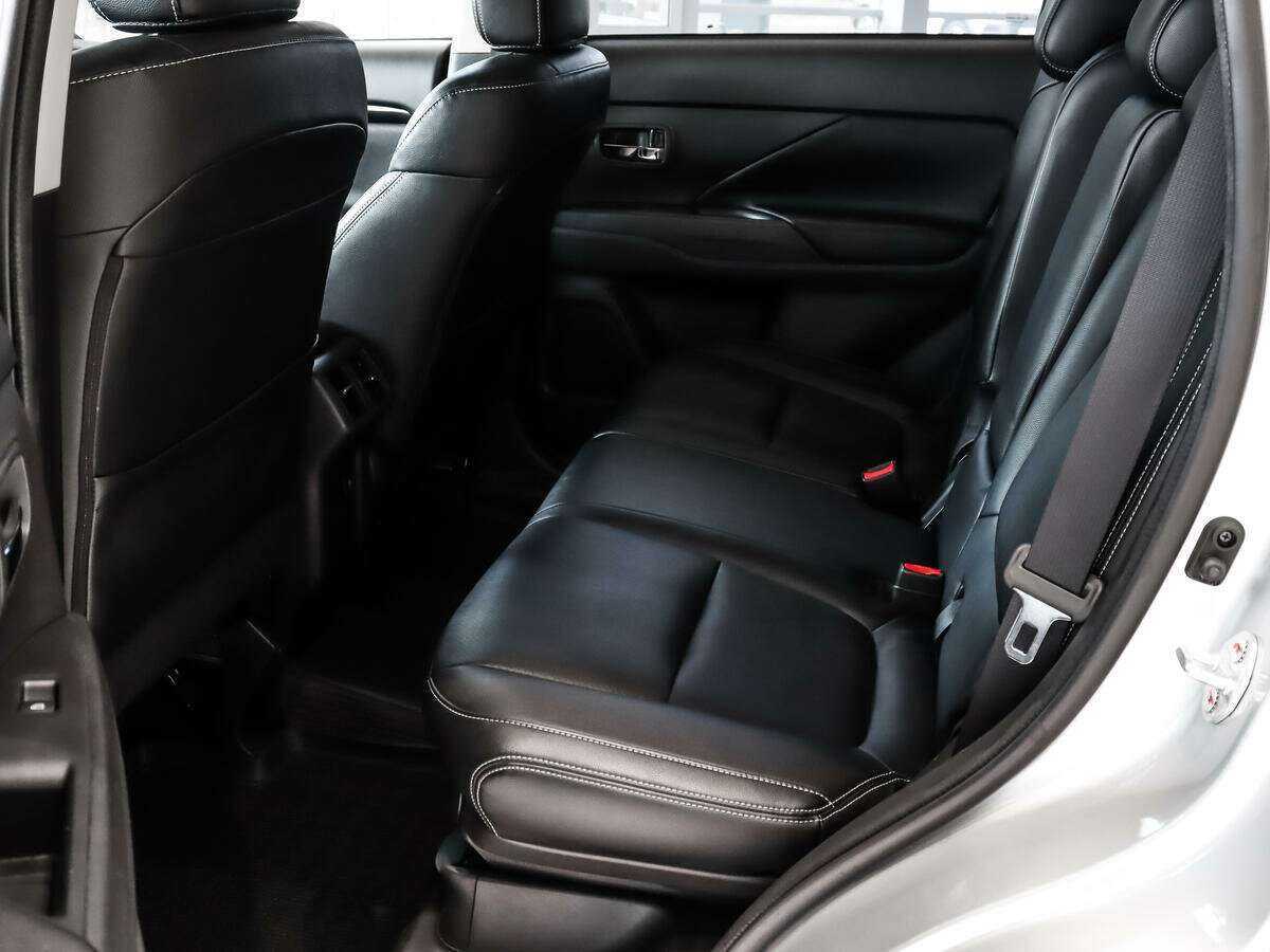 Mitsubishi Outlander, 2019 Фото №11