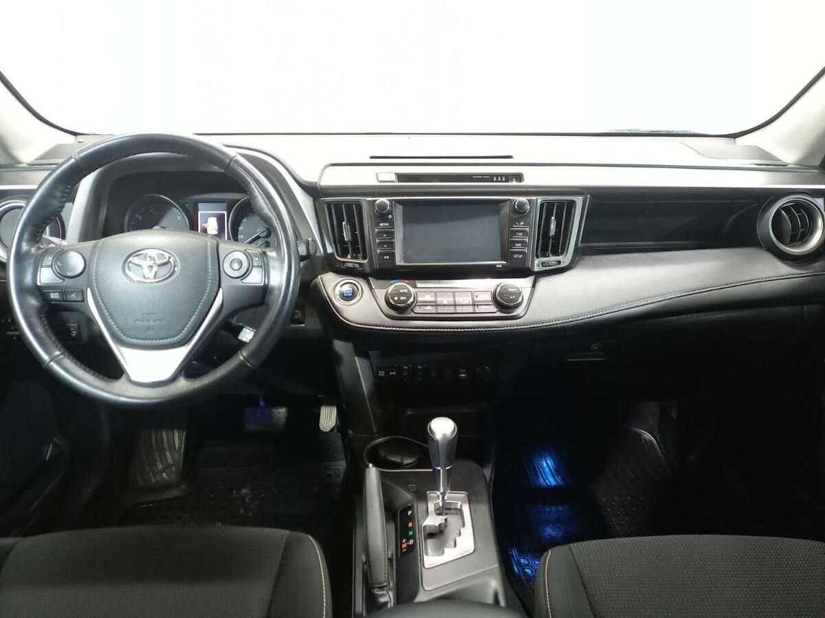 Toyota RAV4, 2018 Фото №9