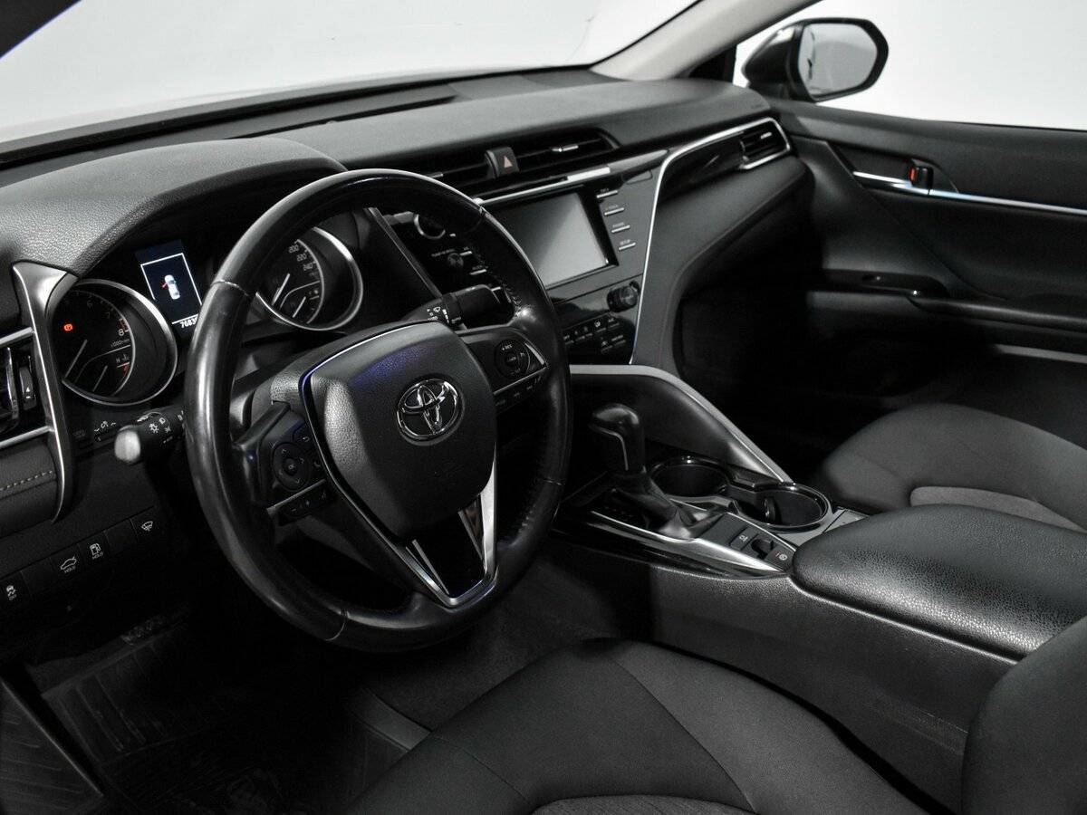 Toyota Camry, 2019 Фото №7
