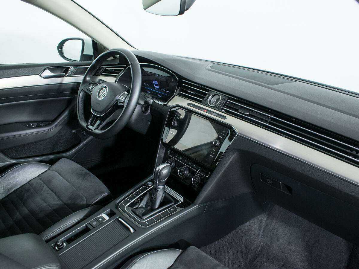 Volkswagen Passat, 2017 Фото №8