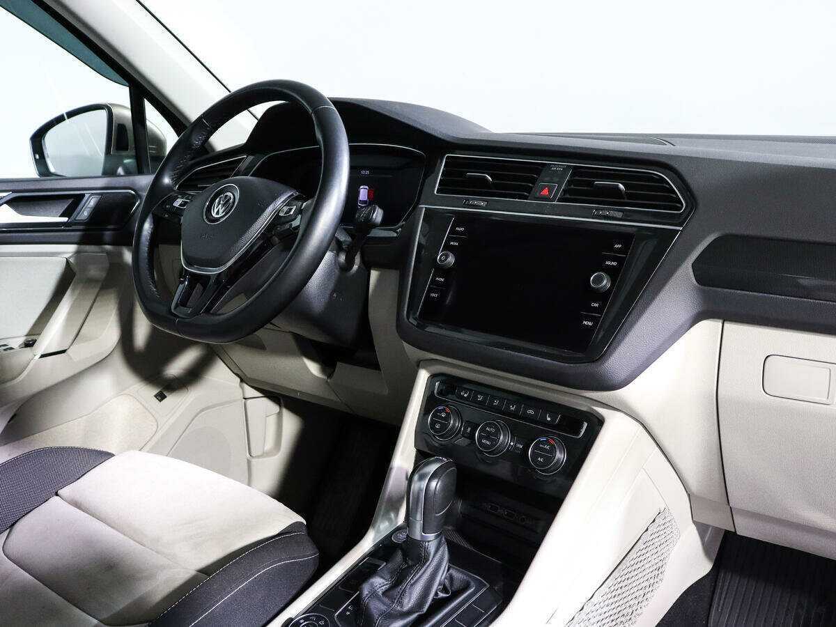 Volkswagen Tiguan, 2018 Фото №9