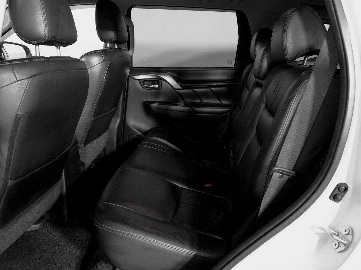 Mitsubishi Pajero Sport, 2018 Фото №10